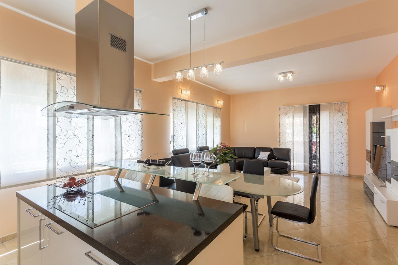 Apartmani Lukic Σπλιτ Εξωτερικό φωτογραφία